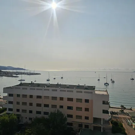 T4, 6 Pers, Vue Mer, 20 M Apartment Le Lavandou