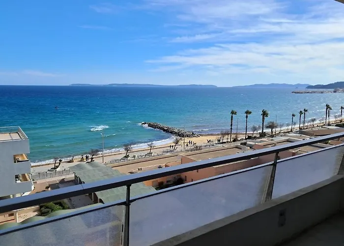 T4, 6 Pers, Vue Mer, 20 M * Le Lavandou