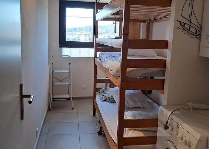 T4, 6 Pers, Vue Mer, 20 M * Le Lavandou